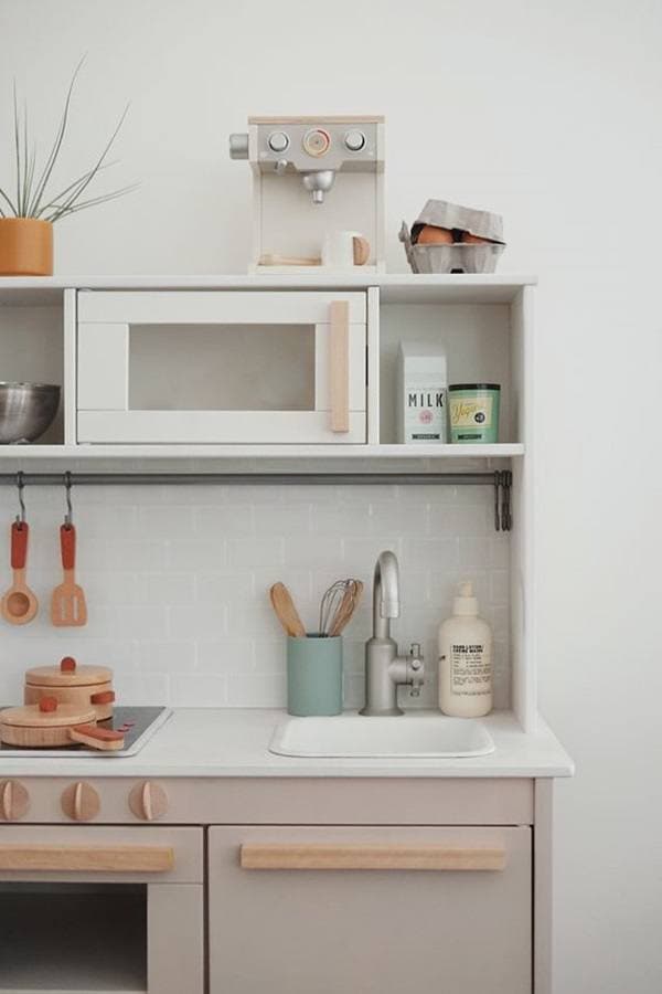 Suggestions for decorating a minimalist kitchen