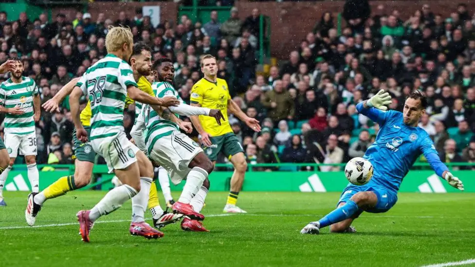 Iheanacho di tengah dan Maeda di kanan – apakah itu berhasil untuk Celtic?