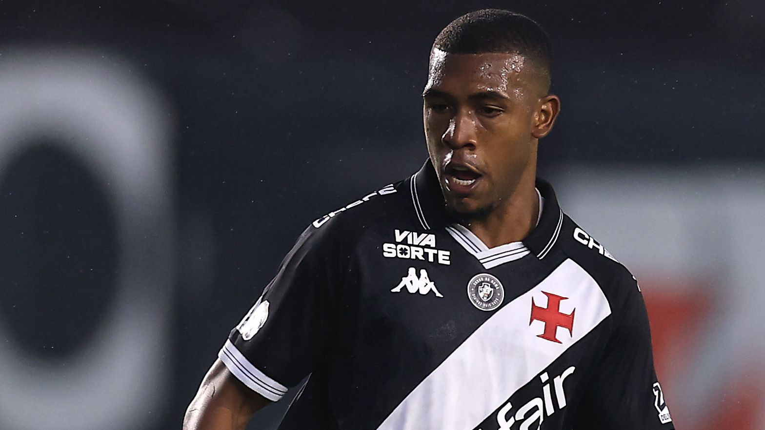 Spurs siap luncurkan tawaran €30 juta untuk pemain muda Brasil Rayan, namun hadapi persaingan dari Aston Villa dalam perburuan bintang Vasco