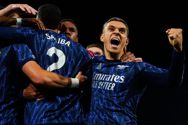 Trossard cetak gol, Arsenal pertahankan kemenangan atas Fulham dan kembali ke puncak klasemen Liga Primer