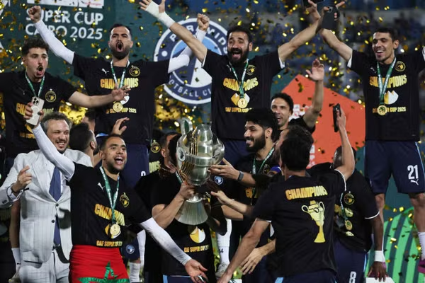 Mayele sang pahlawan saat Pyramids mengalahkan Berkane di Kairo untuk merebut Piala Super Afrika